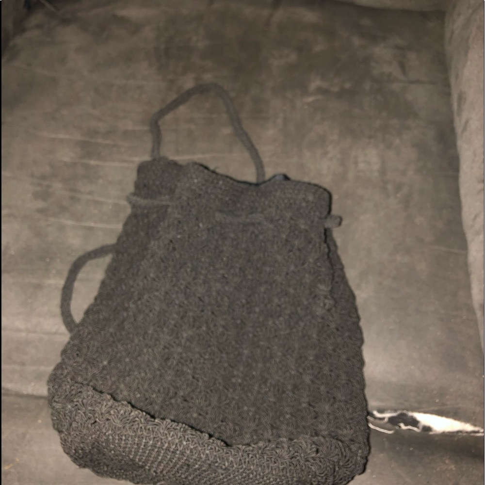 This is cut lil crossbody bag for in the go!!